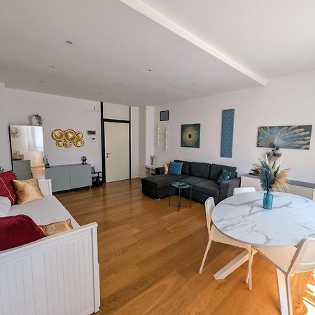 Convenient Family Apt With Private Parking Mestre Exterior photo