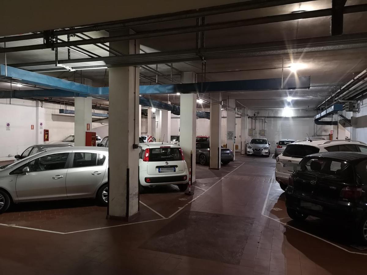 Convenient Family Apt With Private Parking Mestre Exterior photo