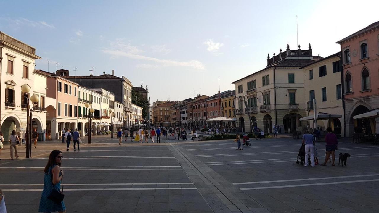 Convenient Family Apt With Private Parking Mestre Exterior photo