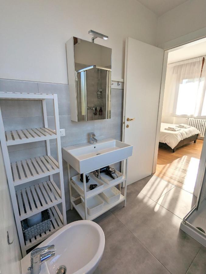 Convenient Family Apt With Private Parking Mestre Exterior photo