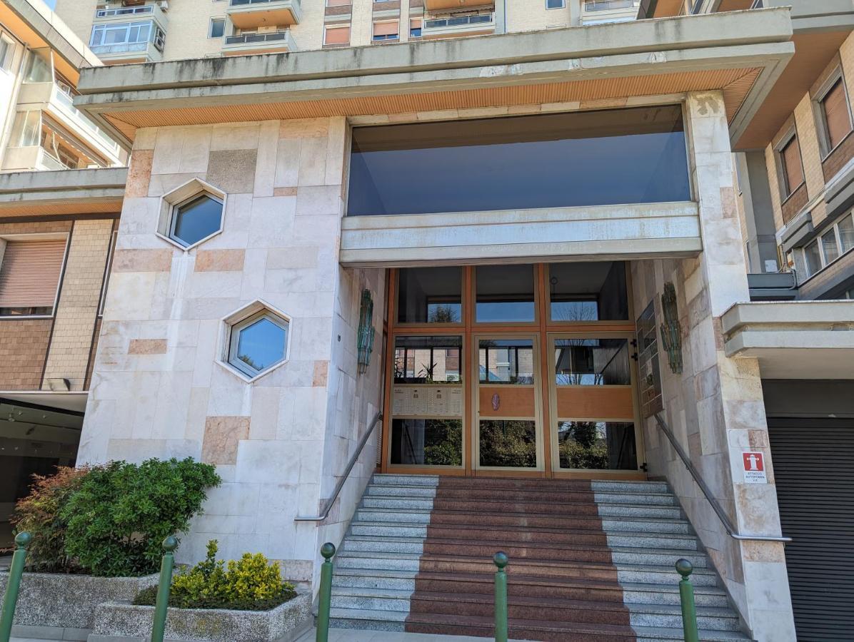 Convenient Family Apt With Private Parking Mestre Exterior photo